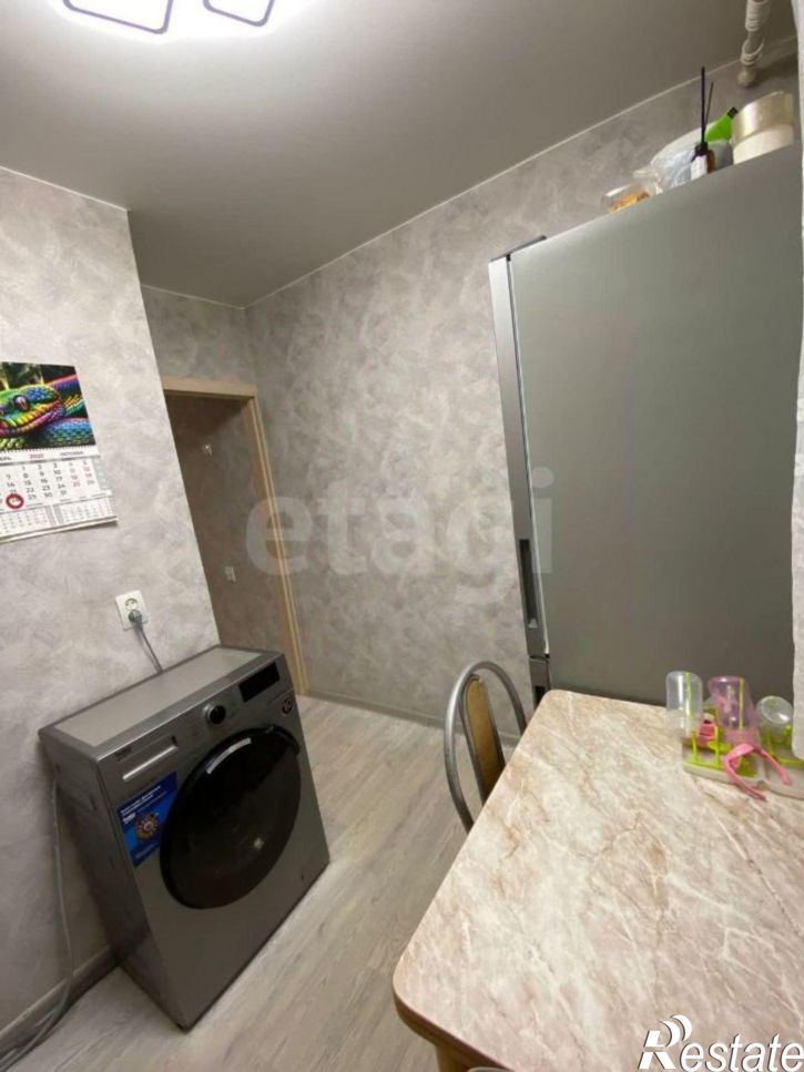 2-комн квартира улица Лаврентьева, 42,  д. 42