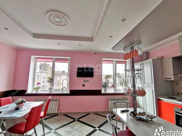 5-комн квартира улица Энгельса, 18,  д. 18