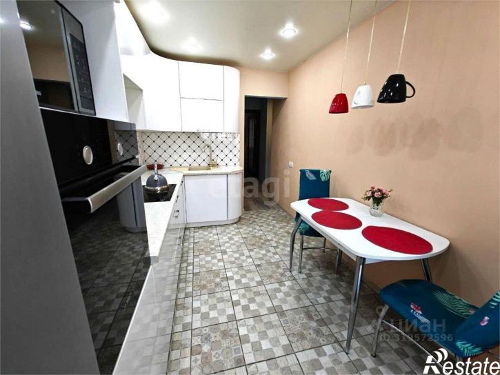 3-комн квартира улица Артёма, 40,  д. 40