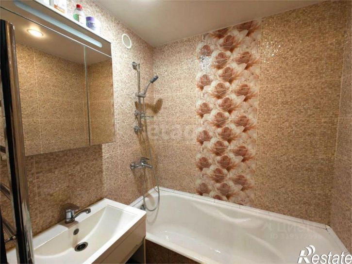 3-комн квартира улица Артёма, 40,  д. 40