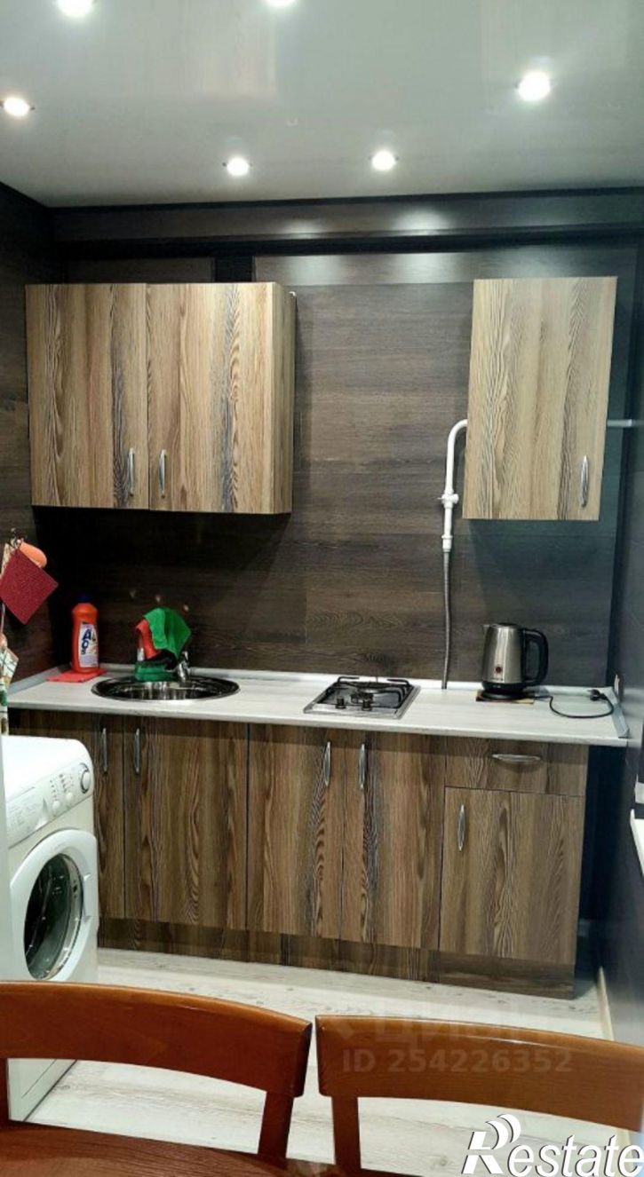 2-комн квартира Кленовая улица, 1,  д. 1