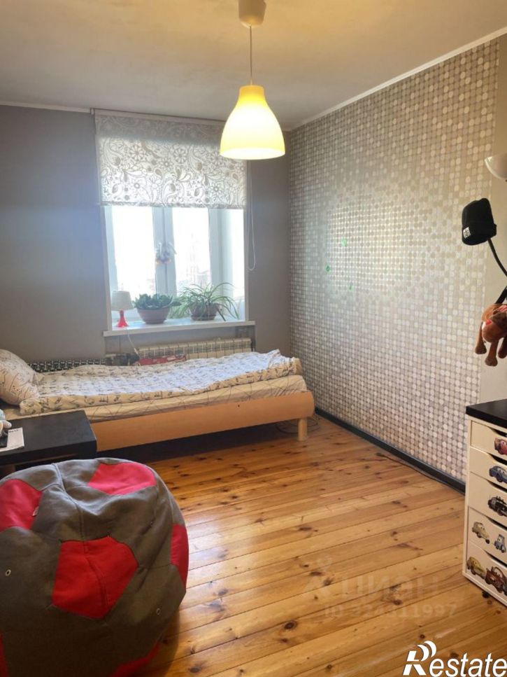 4-комн квартира улица Свердлова, 33,  д. 33