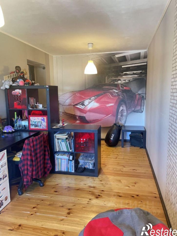 4-комн квартира улица Свердлова, 33,  д. 33