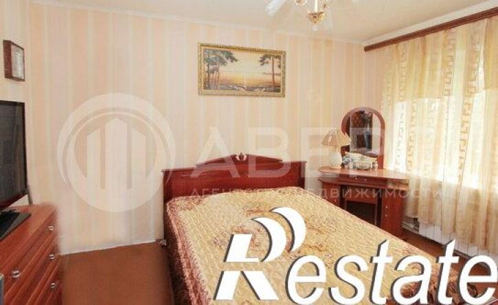 4-комн квартира Кленовая улица, 12А,  д. 12А