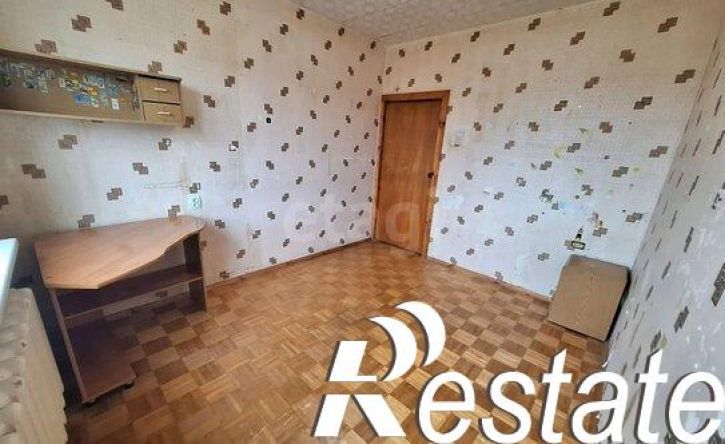 3-комн квартира улица Дзержинского, 49,  д. 49